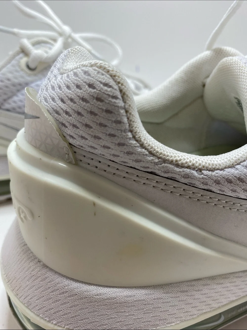 Nike Women's White Mesh Air Max Pulse Sneakers Size 9